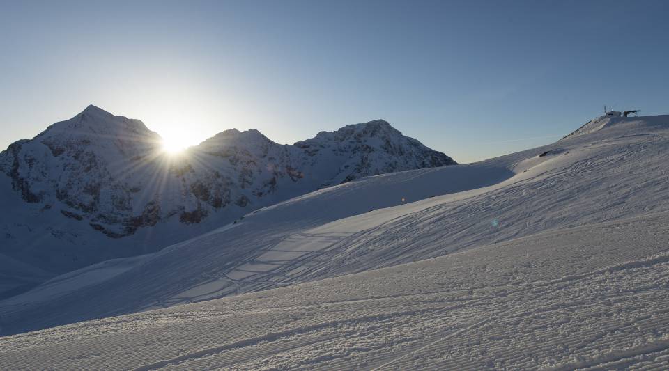 Schnee Skipiste Bergstation Ortler