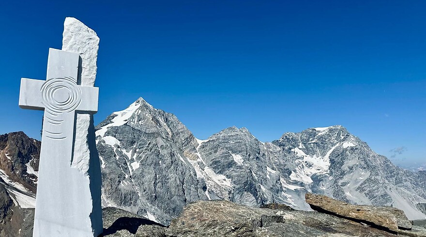 Mountaineer.HIT